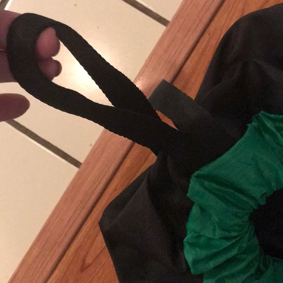 Lay and Go Cinch Bag - Picture 4 of 5